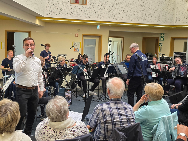Foto vom Orchester aus dem Publikum im Rathaus Schöneiche