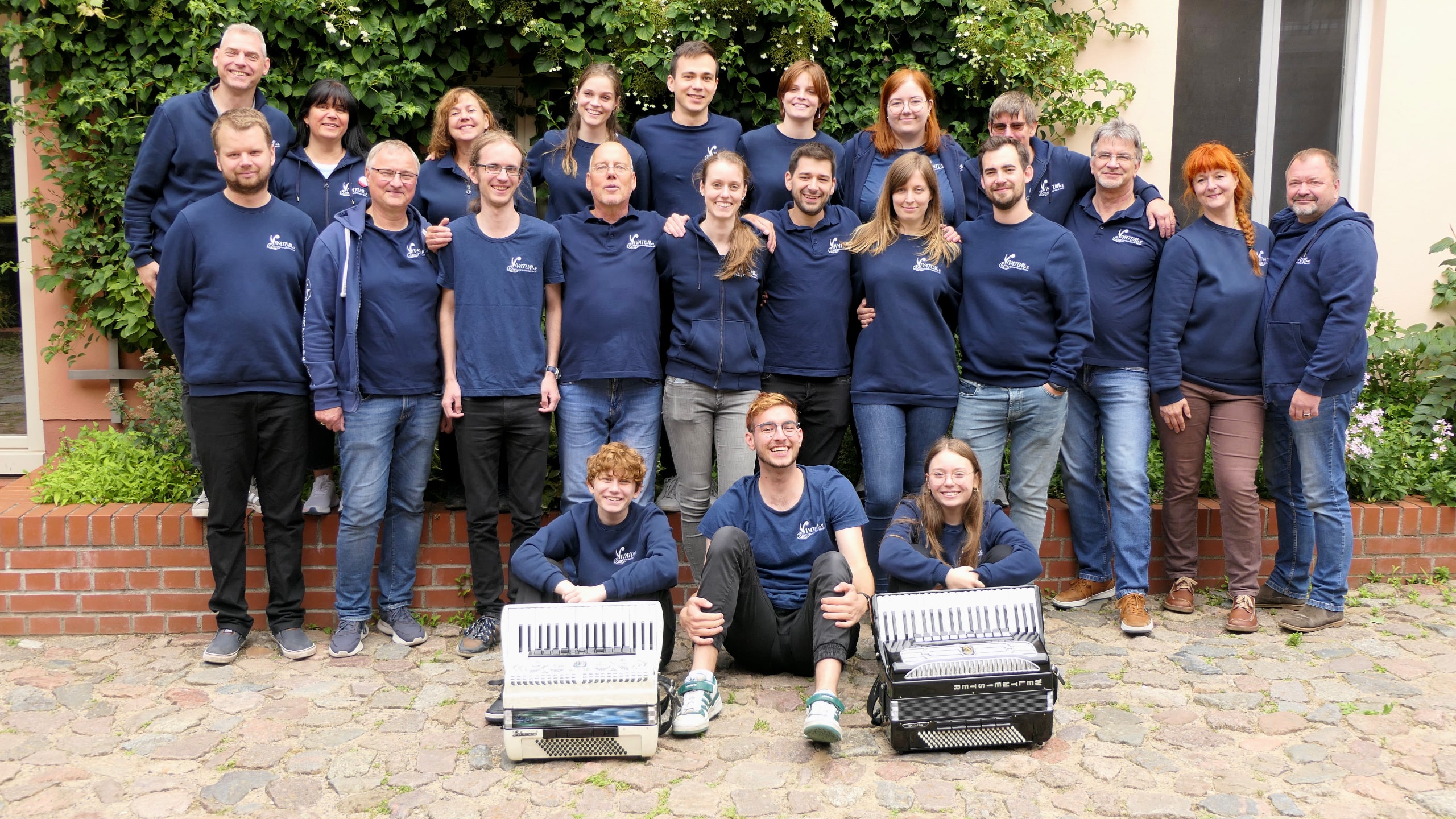 2 gruppenfoto mitglieder roebel 2023